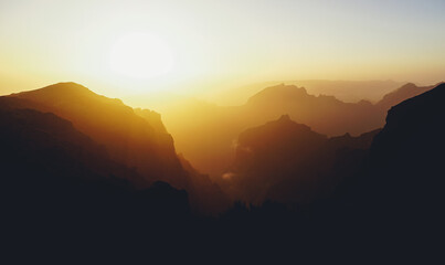 Obraz premium Sunrise on Pico do Arieiro, third heighest mountain of Madeira island, Portugal