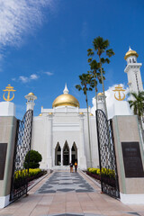 Fototapeta premium Masjid Sultan Omar Ali Saifuddin Mosque in Bandar Seri Begawan, Brunei Darussalam. 