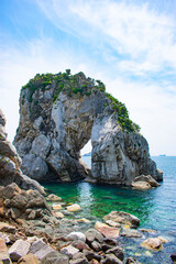 白崎海岸　立巌岩