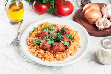 Meatballs with red rice