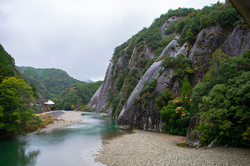 Fototapeta na wymiar 古座川の一枚岩