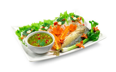 Fried mackerel (Maing-PLA-too) and fresh vegetables