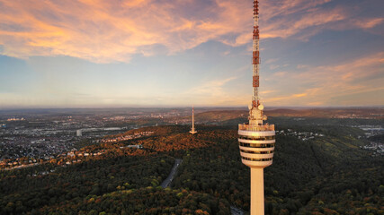 Fernsehturm Stuttgart im Sonnenuntergang - obrazy, fototapety, plakaty