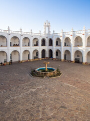 Obraz premium Courtyard of San Felipe Neri Monastery at Sucre, Bolivia