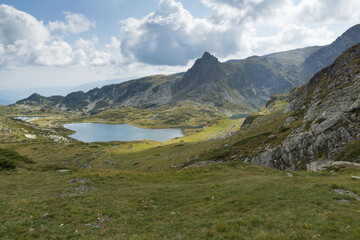Fototapeta premium Jezioro Bliźniacze, Góra Riła, Siedem Jezior Riła, Bułgaria