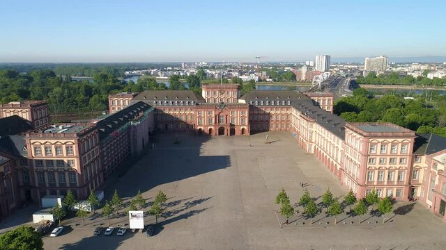 Bird's Eye-View / Drone Flight above Famous University in Mannheim City, Schloss Mannheim 