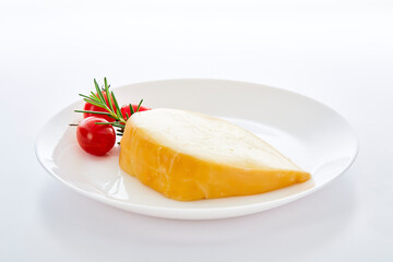 gouda cheese with rosemary and tomatoes