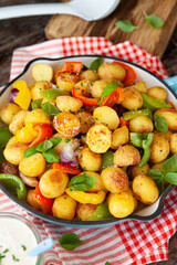 Bunte Gemuesepfanne mit Kartoffeln