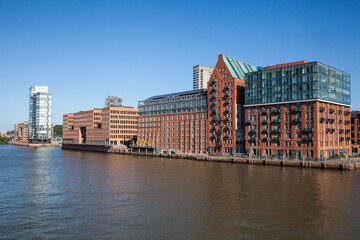 Obraz premium Former warehouse, Elbspeicher and at St. Pauli Fish Market, Hamburg, Germany, Europe