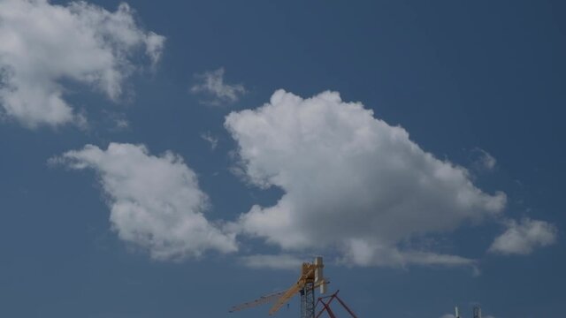 N&aacute;poles. Nubes sobre el puerto. Campania, Italia, Europa.