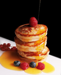 pancakes with berries