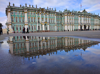 reflection of the winter Palace