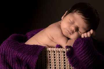 Newborn bebe Recien nacido hembra niña infanil