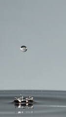 Gotas de agua y ondas