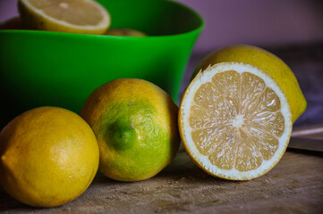 sliced lemons