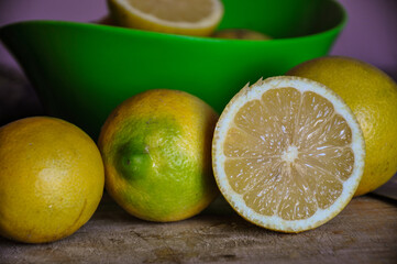 sliced lemons