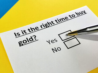 Obraz premium Questionnaire about stock investment