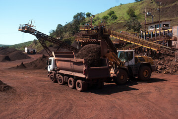 Obraz premium Corumbá, August 5, 2006. Truck transports iron ore from mining company in Corumbá region in Mato Grosso do Sul state, Brazil