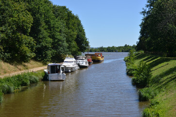 Canal de Nantes à Brest. Jonction avec la rivière Erdre.  Ecluse de Quiheix N°2. Nort sur Erdre, Loire-Atlantique, west of France