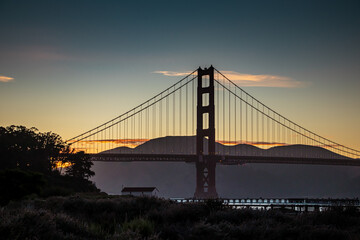 Fototapeta na wymiar The Golden Gate Bridge at dusk 