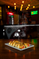 Porção de borda de pizza recheada de calabresa