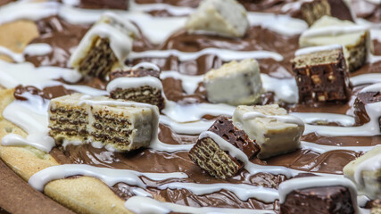 Close-up de pizza de bis chocolate branco e preto