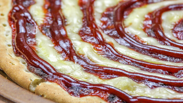 Close-up de pizza de goiabada com queijo, romeu e julieta
