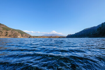 山梨県の精進湖からの富士山
