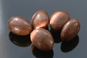 Fried almonds in chocolate