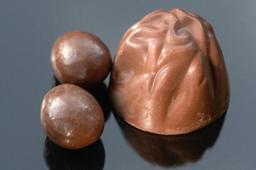 Fried almonds in chocolate