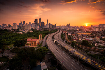 Naklejka premium Panorama sunset Kuala Lumpur city skyline view