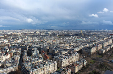 Obraz premium A beautiful panoramic view of the city of Paris from the top of Eiffel Tower
