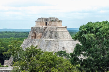 Fototapeta na wymiar Messico, sito archeologico Maya di Uxmal
