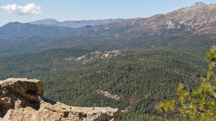 Fototapeta na wymiar landscape of mountains in Corsica