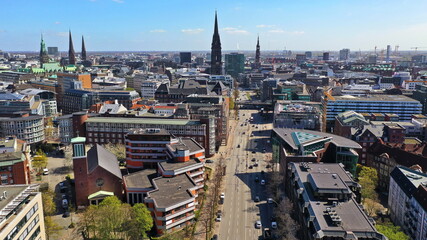 Hamburg. Kirche Kleiner Michel an der Ludwig-Erhard-Straße, Katholische Pfarrkirche St. Ansgar und St. Bernhard