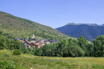 Fototapeta na wymiar Village des Pyrénées
