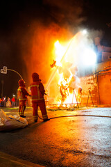 Obraz premium Fallas of Valencia burning on the day of March 19 at night
