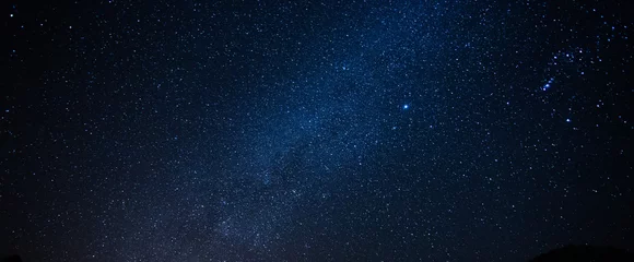 Fototapete Sternenhimmel Milchstraßengalaxie mit stern- und rauschblauem Hintergrund, abstrakte Milchstraßengalaxie mit Sternen für den Hintergrund  © minicase