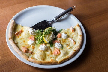 pizza with mushrooms and cheese