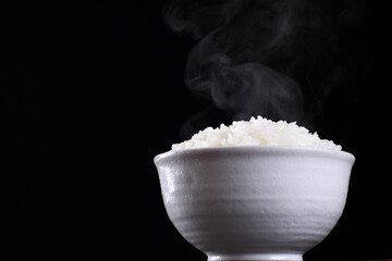 白米、黒背景