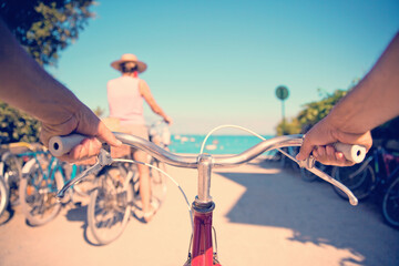 Balade à vélo en direction de la plage.