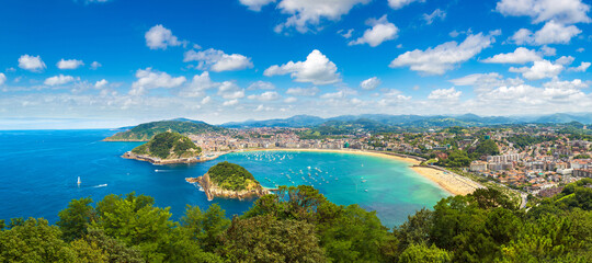 Obraz premium Panoramiczny widok na San Sebastian