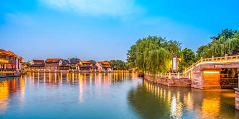 Obraz premium Night view of Shantang ancient town, Suzhou
