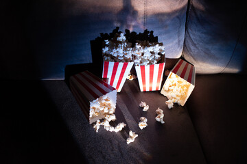 popcorn simulating family watching movie
