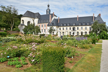 Fototapeta na wymiar Jardin et abbaye de Valloires, France