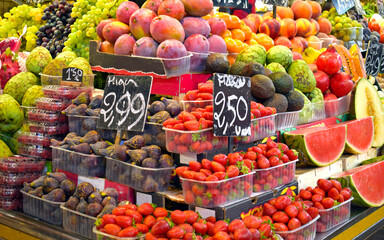 
Frutas variadas en el mercado de la Boquería, Barcelona
