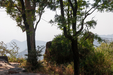 Fototapeta na wymiar landscape of mount abu from guru shikhar top