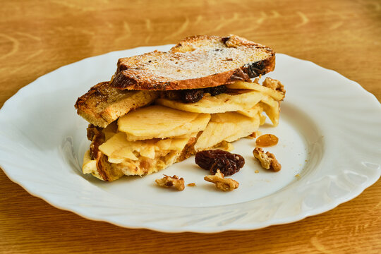 Czech apple cake zemlovka