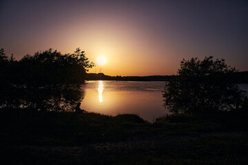 Fototapeta na wymiar sunset on the river nemiga in minks