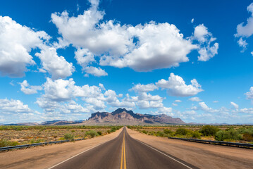 The Road to Superstition Mountain in Arizona. - obrazy, fototapety, plakaty